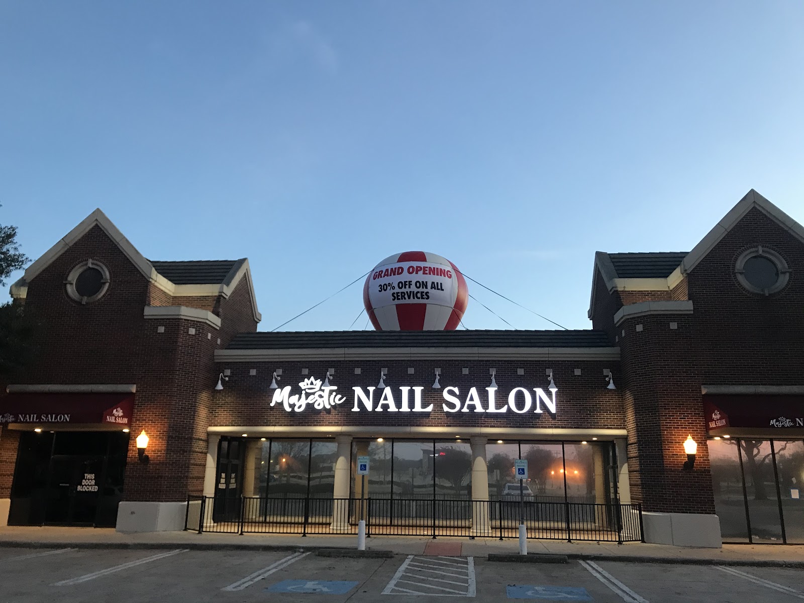Majestic Nail Salon- Keller logo